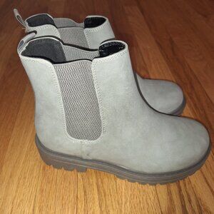 Gray slip on boots Soda brand Pilot style Women 8W new without tags and box